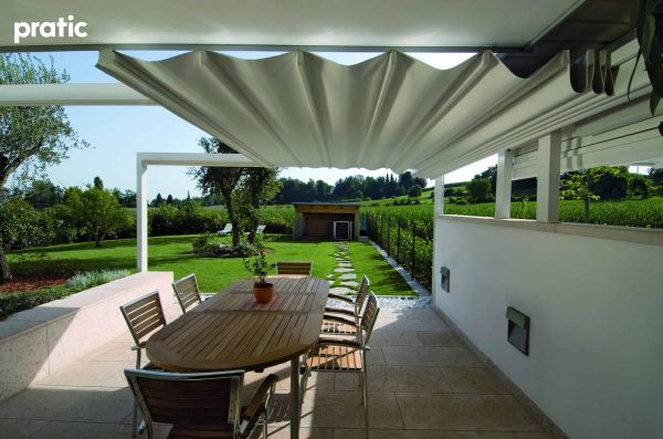 Pergola tecnic utvendig solskjerming